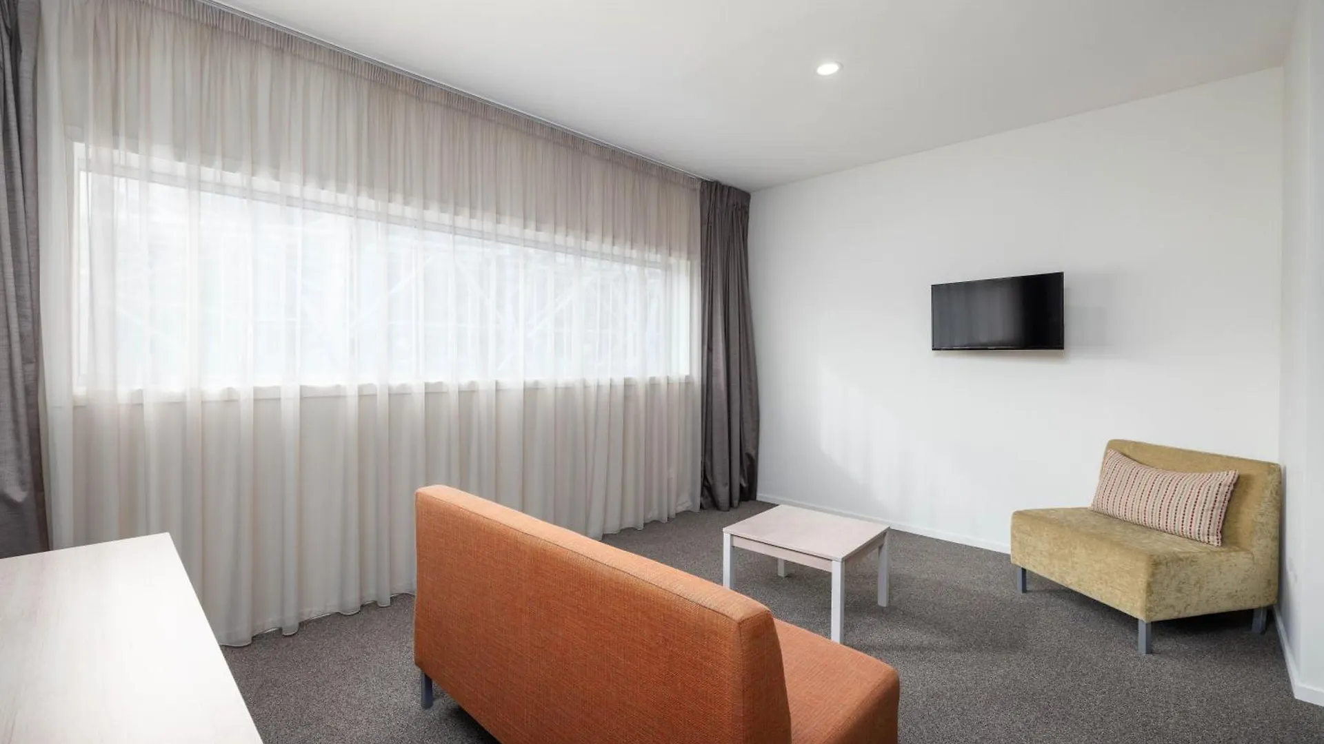 Ramada Suites By Wyndham Christchurch City Aparthotel