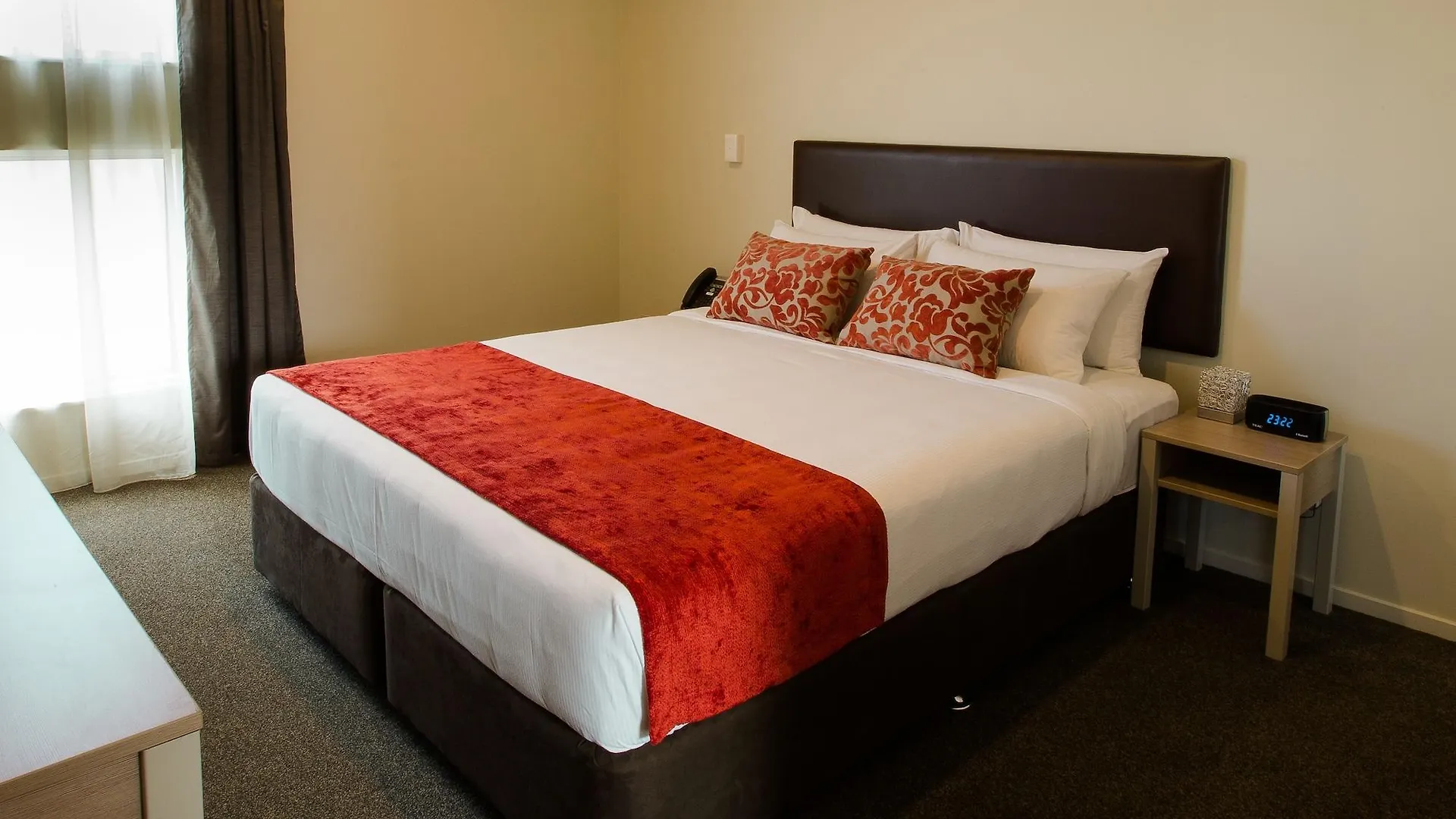 Ramada Suites By Wyndham Christchurch City Apartmanhotel