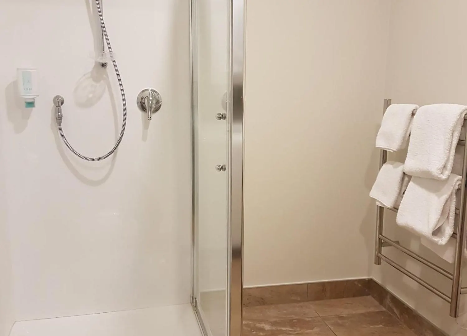 Ramada Suites By Wyndham Christchurch City 4*,