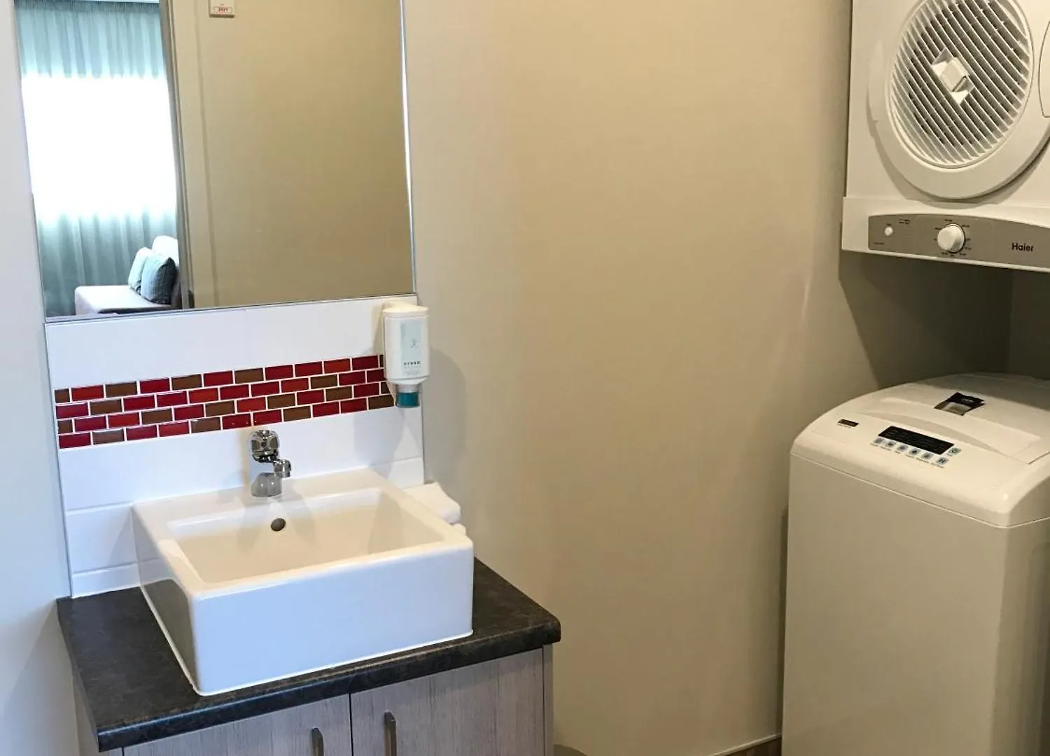 Ramada Suites By Wyndham Christchurch City Lägenhetshotell