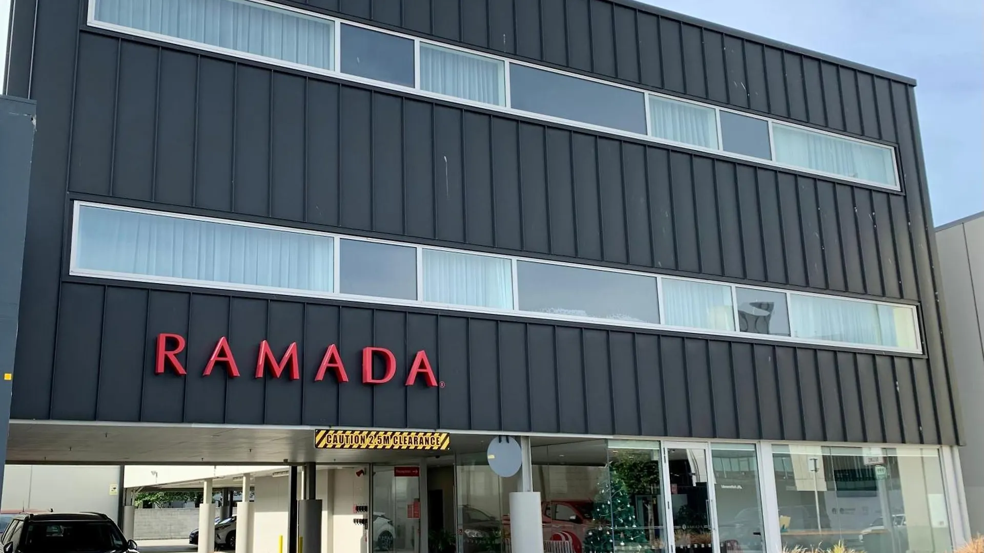 Ramada Suites By Wyndham Christchurch City