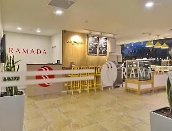 Ramada Suites By Wyndham Christchurch City Lägenhetshotell