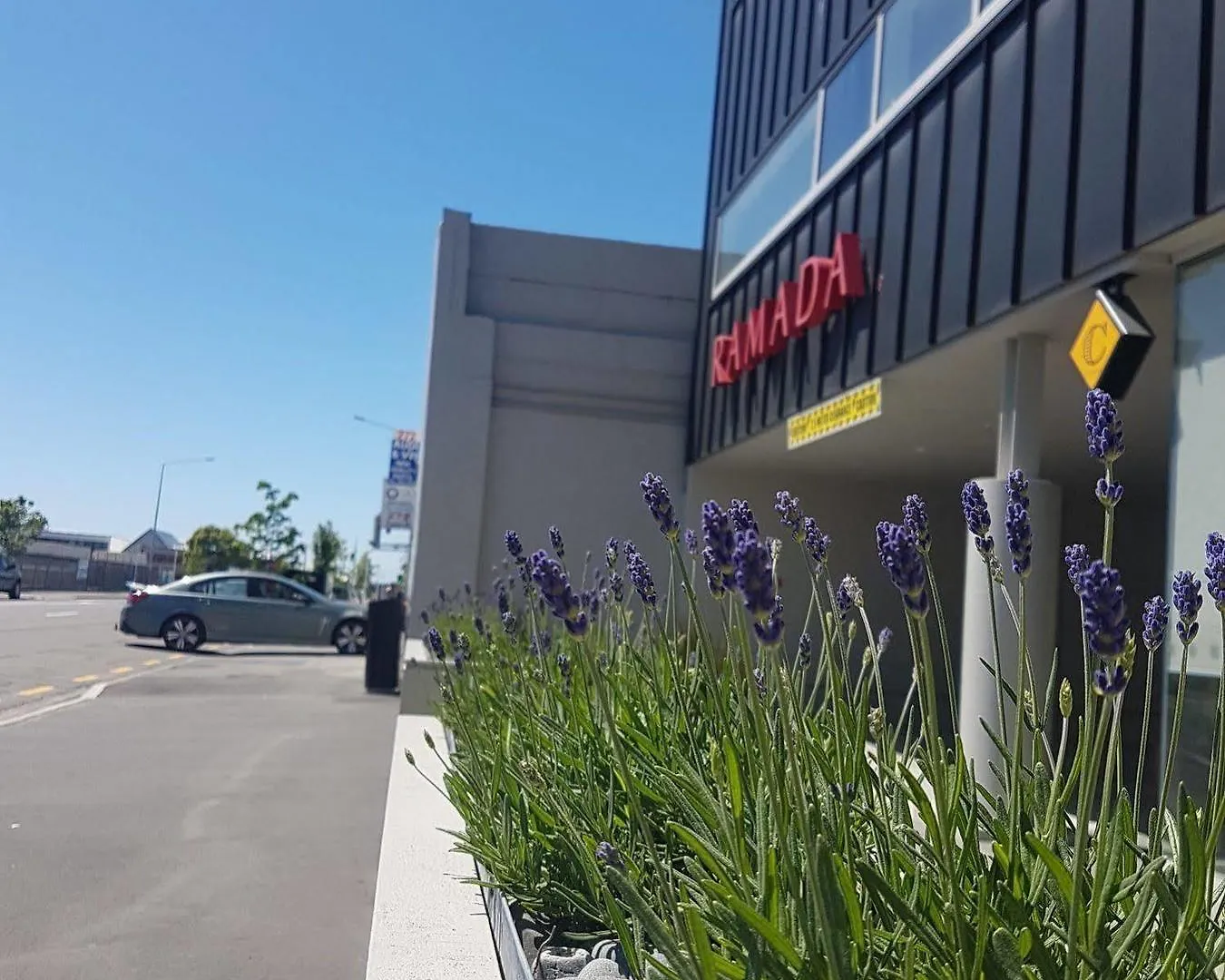 Ramada Suites By Wyndham Christchurch City Lägenhetshotell